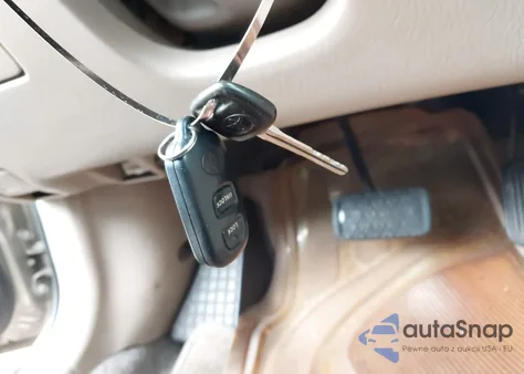 2004 Toyota Corolla Le from USA, damaged, VIN 1NXBR32E34Z314549